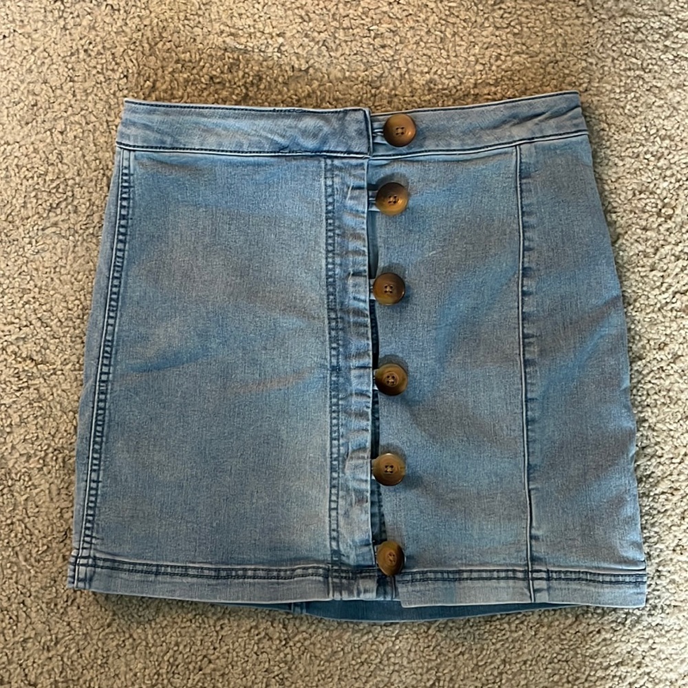 Free people mini skirt with cute button detail